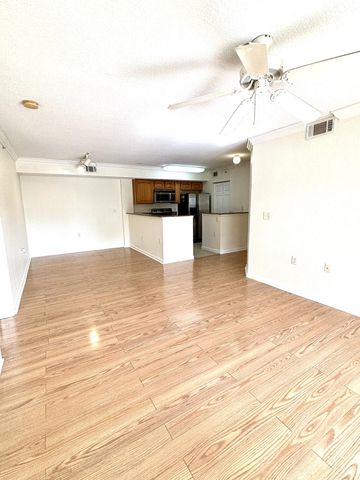 231 SW Palm Dr Apt 103, Port St Lucie, FL 34986