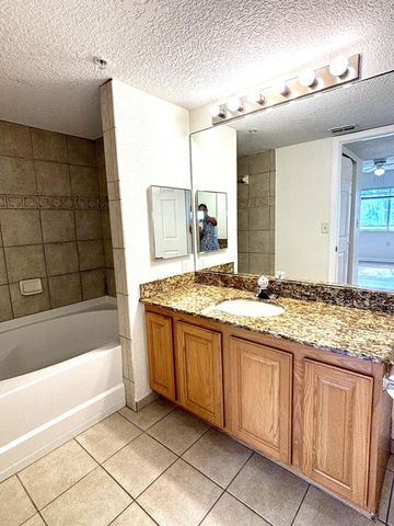 231 SW Palm Dr Apt 103, Port St Lucie, FL 34986