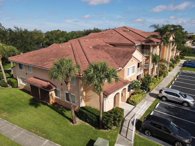 231 SW Palm Dr Apt 103, Port St Lucie, FL 34986
