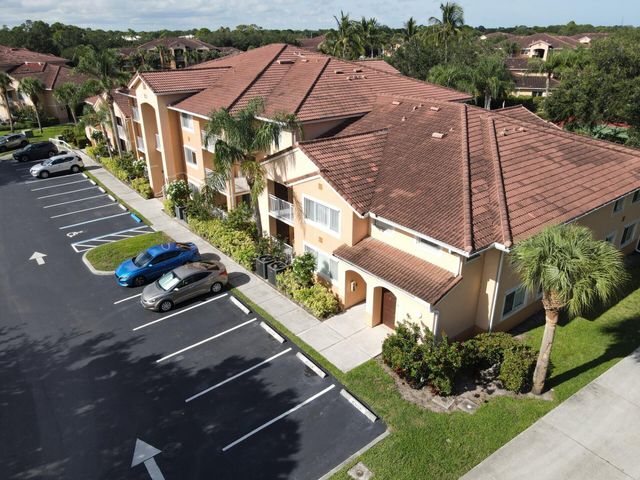 231 SW Palm Dr Apt 103, Port St Lucie, FL 34986