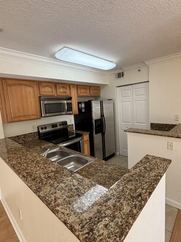 231 SW Palm Dr Apt 103, Port St Lucie, FL 34986