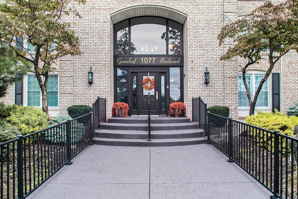 1077 Greenleaf Boulevard, Elkhart, IN 46514