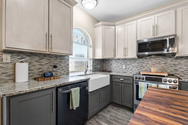 420 Goodnight Trail, Justin, TX 76247