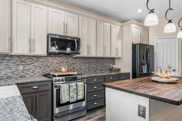 420 Goodnight Trail, Justin, TX 76247