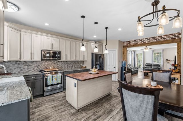 420 Goodnight Trail, Justin, TX 76247