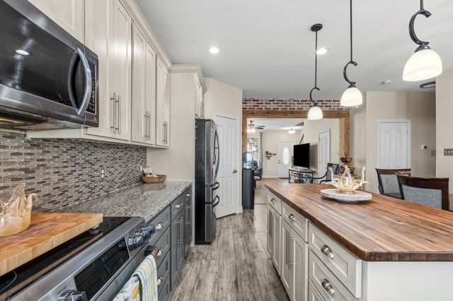 420 Goodnight Trail, Justin, TX 76247