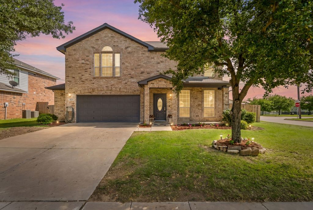 420 Goodnight Trail, Justin, TX 76247