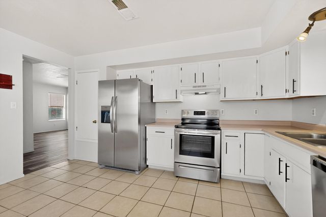 1621 Jane Place NE, Rio Rancho, NM 87144