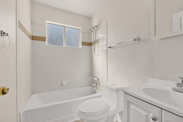 1621 Jane Place NE, Rio Rancho, NM 87144