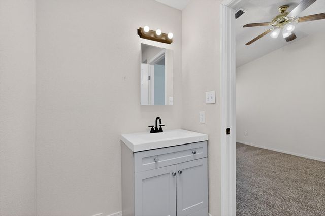 1621 Jane Place NE, Rio Rancho, NM 87144