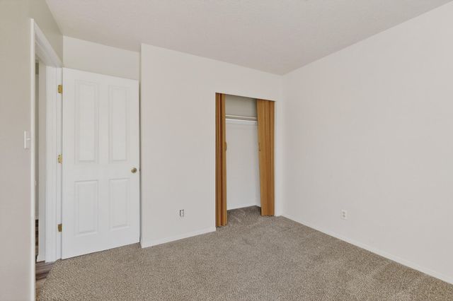 1621 Jane Place NE, Rio Rancho, NM 87144