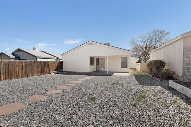 1621 Jane Place NE, Rio Rancho, NM 87144