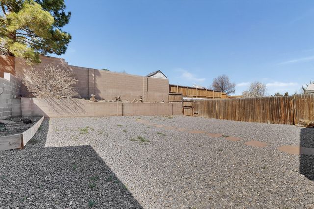 1621 Jane Place NE, Rio Rancho, NM 87144