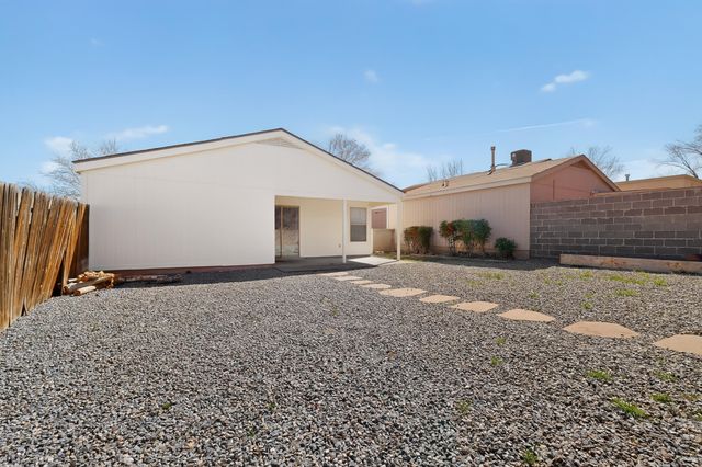 1621 Jane Place NE, Rio Rancho, NM 87144