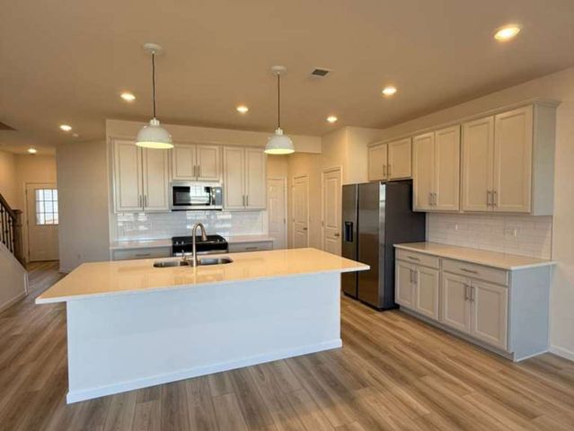 672 Switchgrass Way 58005, Bolingbrook, IL 60490