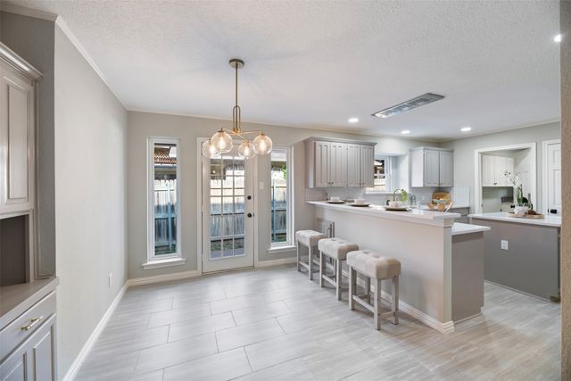 2104 Riverforest Court, Arlington, TX 76017