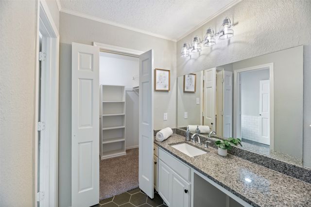 2104 Riverforest Court, Arlington, TX 76017