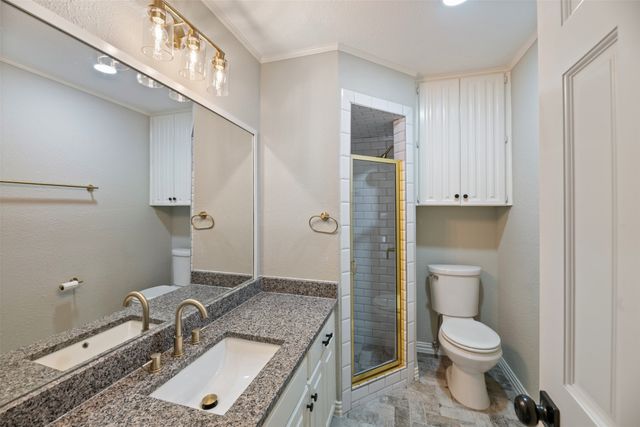 2104 Riverforest Court, Arlington, TX 76017