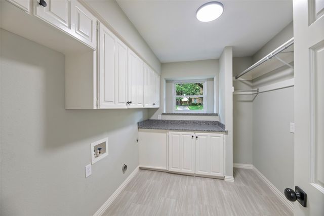 2104 Riverforest Court, Arlington, TX 76017
