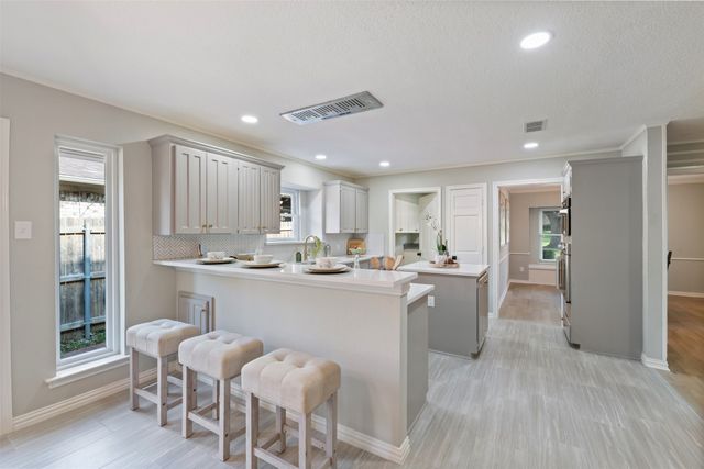 2104 Riverforest Court, Arlington, TX 76017