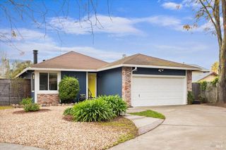 1072 Agnes Ct, Santa Rosa, CA 95403