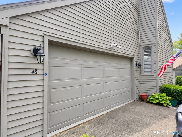 48 Ledgewood Drive 48, Brookfield, CT 06804