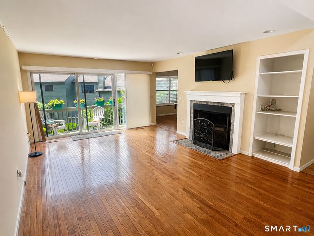 48 Ledgewood Drive 48, Brookfield, CT 06804