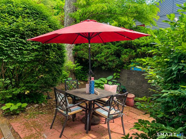 48 Ledgewood Drive 48, Brookfield, CT 06804