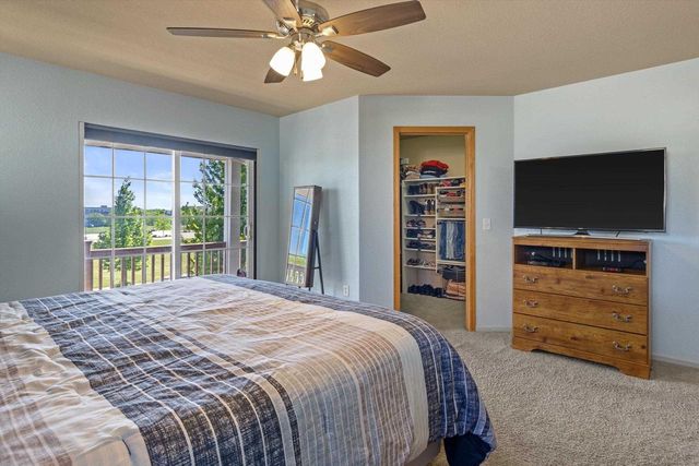 1032 Stonehaven Drive, Sun Prairie, WI 53590