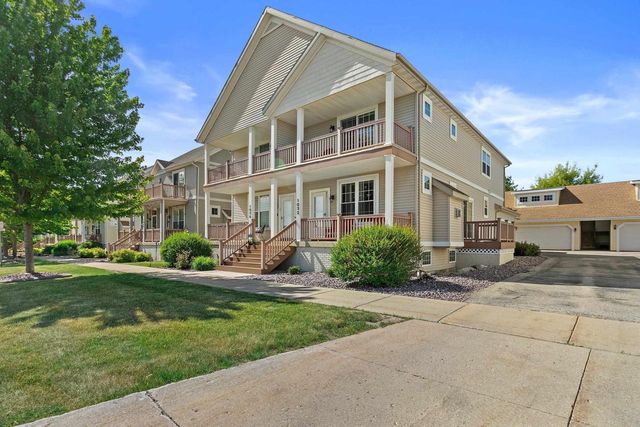 1032 Stonehaven Drive, Sun Prairie, WI 53590