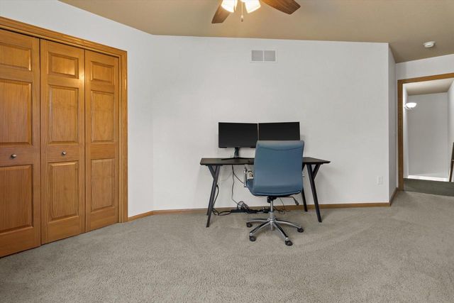 1032 Stonehaven Drive, Sun Prairie, WI 53590