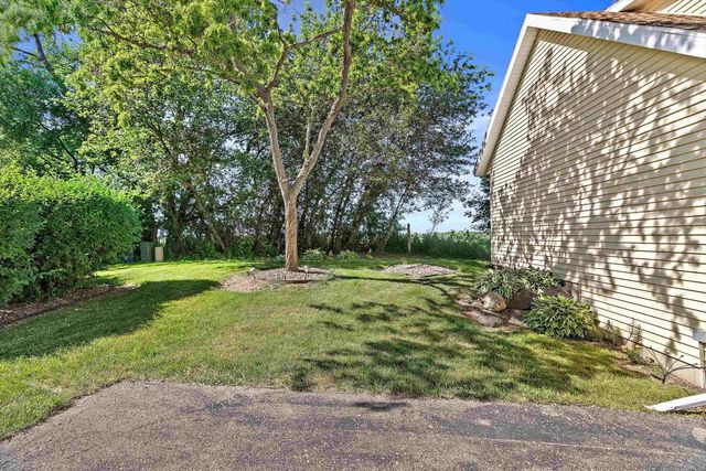 1032 Stonehaven Drive, Sun Prairie, WI 53590