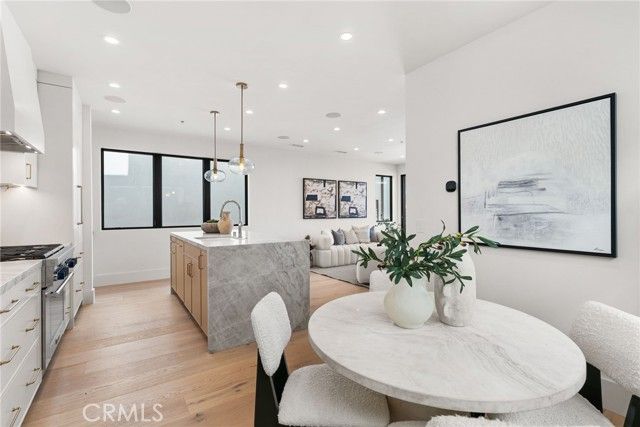 303 Fernleaf, Corona Del Mar (newport Beach), CA 92625