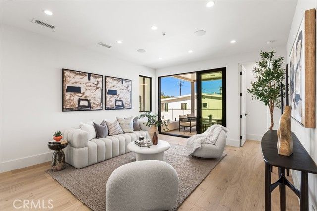 303 Fernleaf, Corona Del Mar (newport Beach), CA 92625