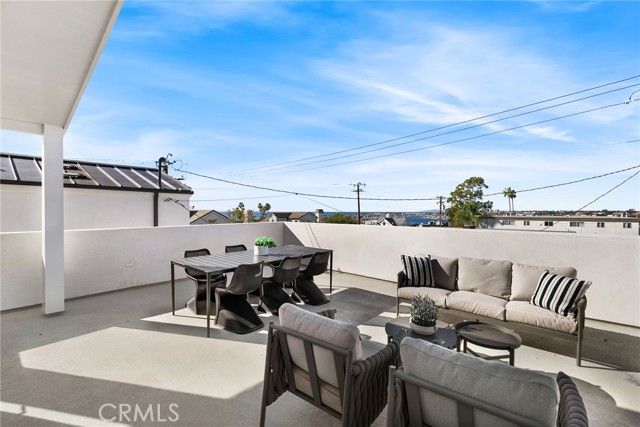 303 Fernleaf, Corona Del Mar (newport Beach), CA 92625