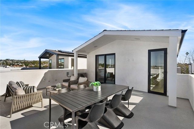 303 Fernleaf, Corona Del Mar (newport Beach), CA 92625