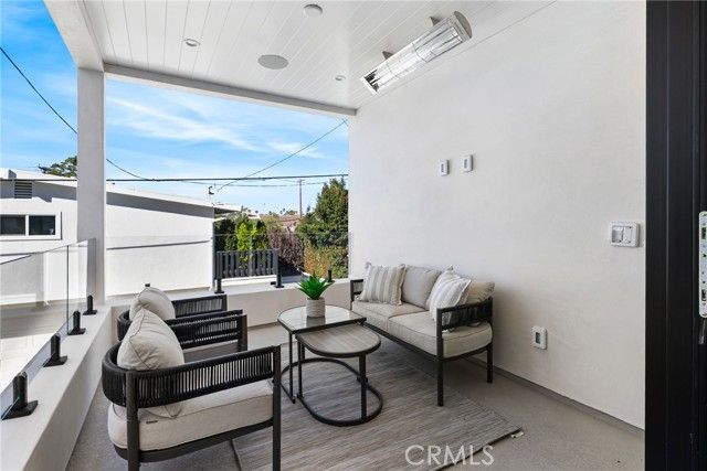 303 Fernleaf, Corona Del Mar (newport Beach), CA 92625