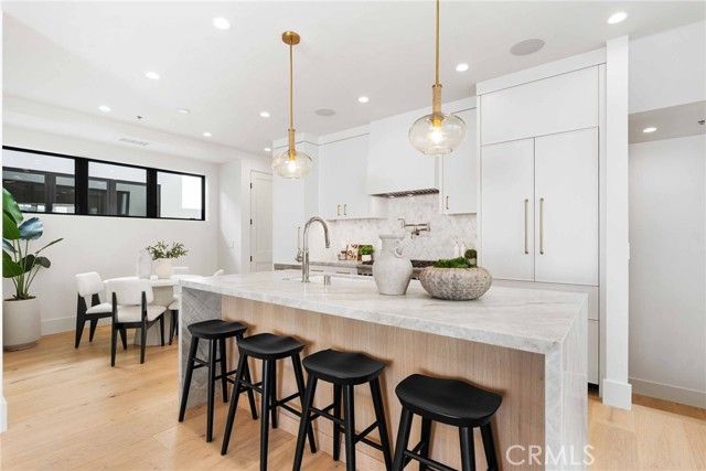 303 Fernleaf, Corona Del Mar (newport Beach), CA 92625