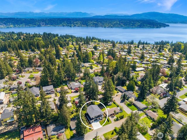 910 167th Avenue NE, Bellevue, WA 98008