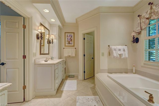 407 Cross Vine Lane, Greensboro, NC 27455