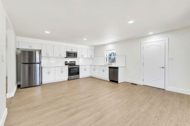 805 W Fairview Avenue, Gaffney, SC 29341