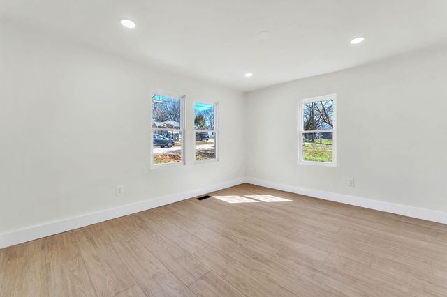 805 W Fairview Avenue, Gaffney, SC 29341