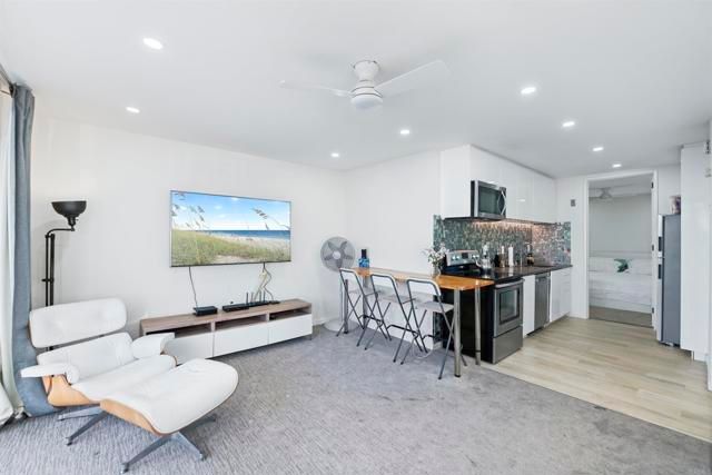 725 Redondo Court 27, San Diego, CA 92109