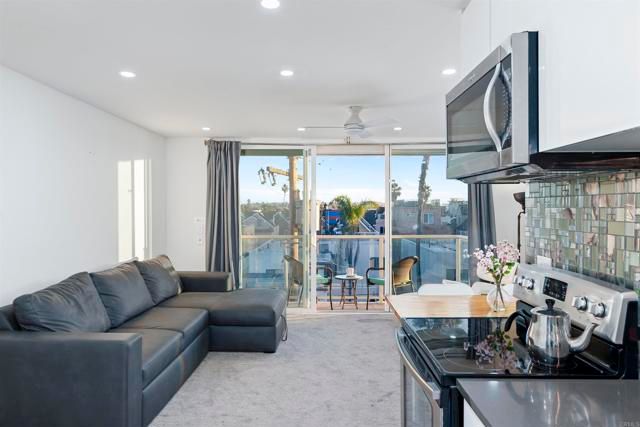 725 Redondo Court 27, San Diego, CA 92109