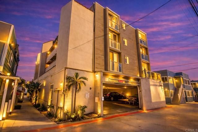 725 Redondo Court 27, San Diego, CA 92109