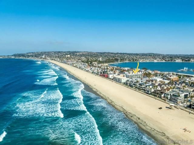 725 Redondo Court 27, San Diego, CA 92109