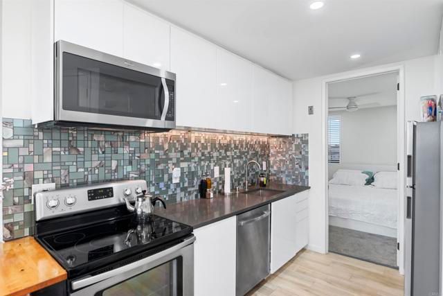 725 Redondo Court 27, San Diego, CA 92109