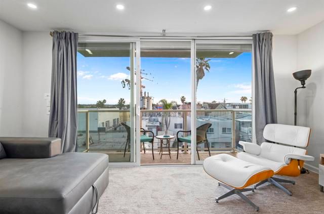 725 Redondo Court 27, San Diego, CA 92109