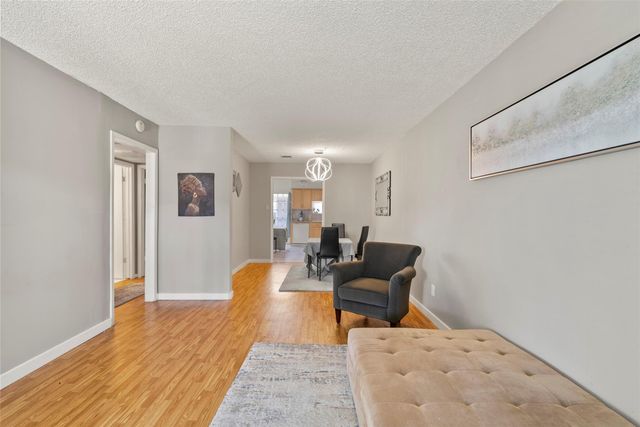 1016 E Tri Oaks Lane 79, Houston, TX 77043