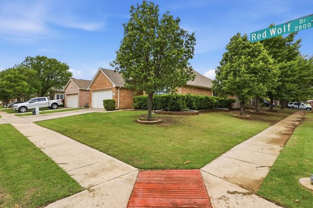 2829 Red Wolf Drive, Fort Worth, TX 76244